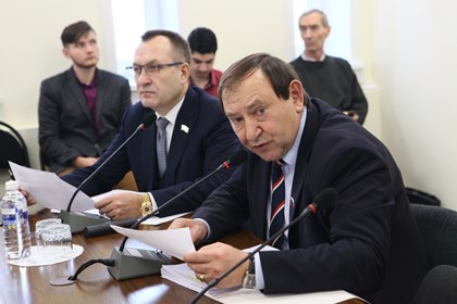 Вопросы о реализации молодежной политики и развитии спорта рассмотрели члены комиссии по контрольной деятельности  